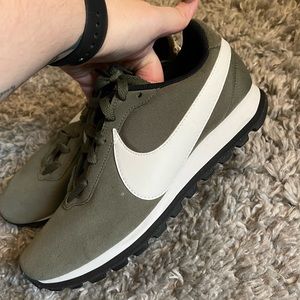 COPY - Green Nike womens